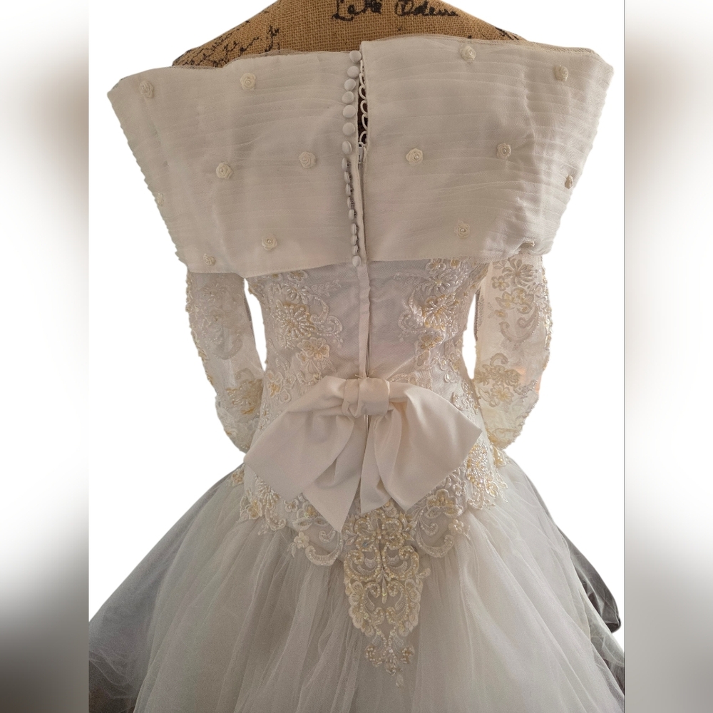 Vintage Alfred Angelo Classic Off the Shoulder Wedding Dress Size 4-6? - Picture 7 of 13